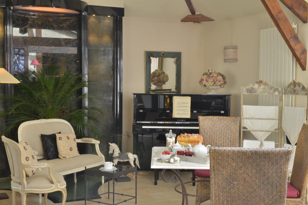 Hotel Saint Pierre Boutique-Hotel โซมูร์ ภายนอก รูปภาพ