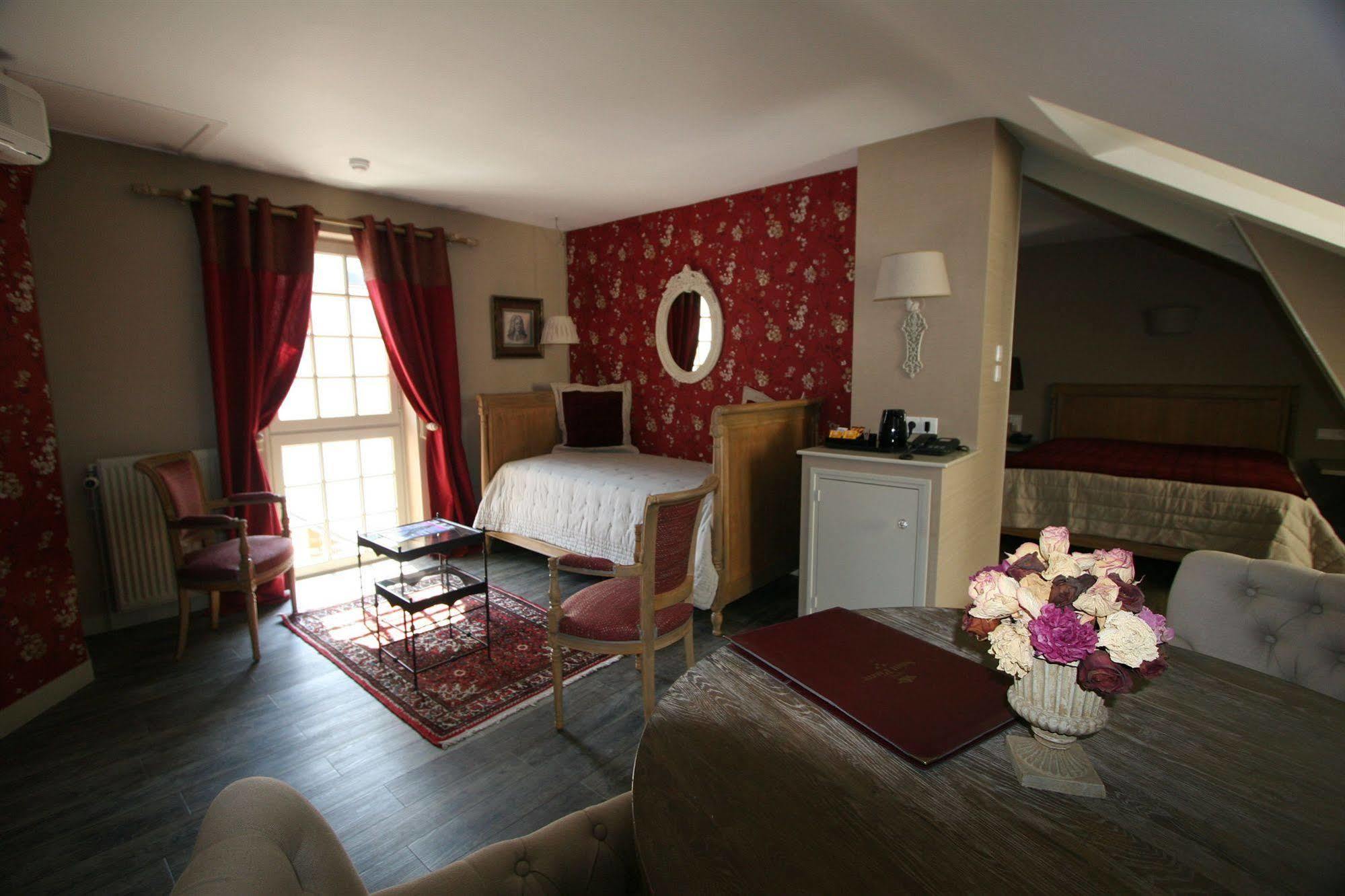 Hotel Saint Pierre Boutique-Hotel โซมูร์ ภายนอก รูปภาพ