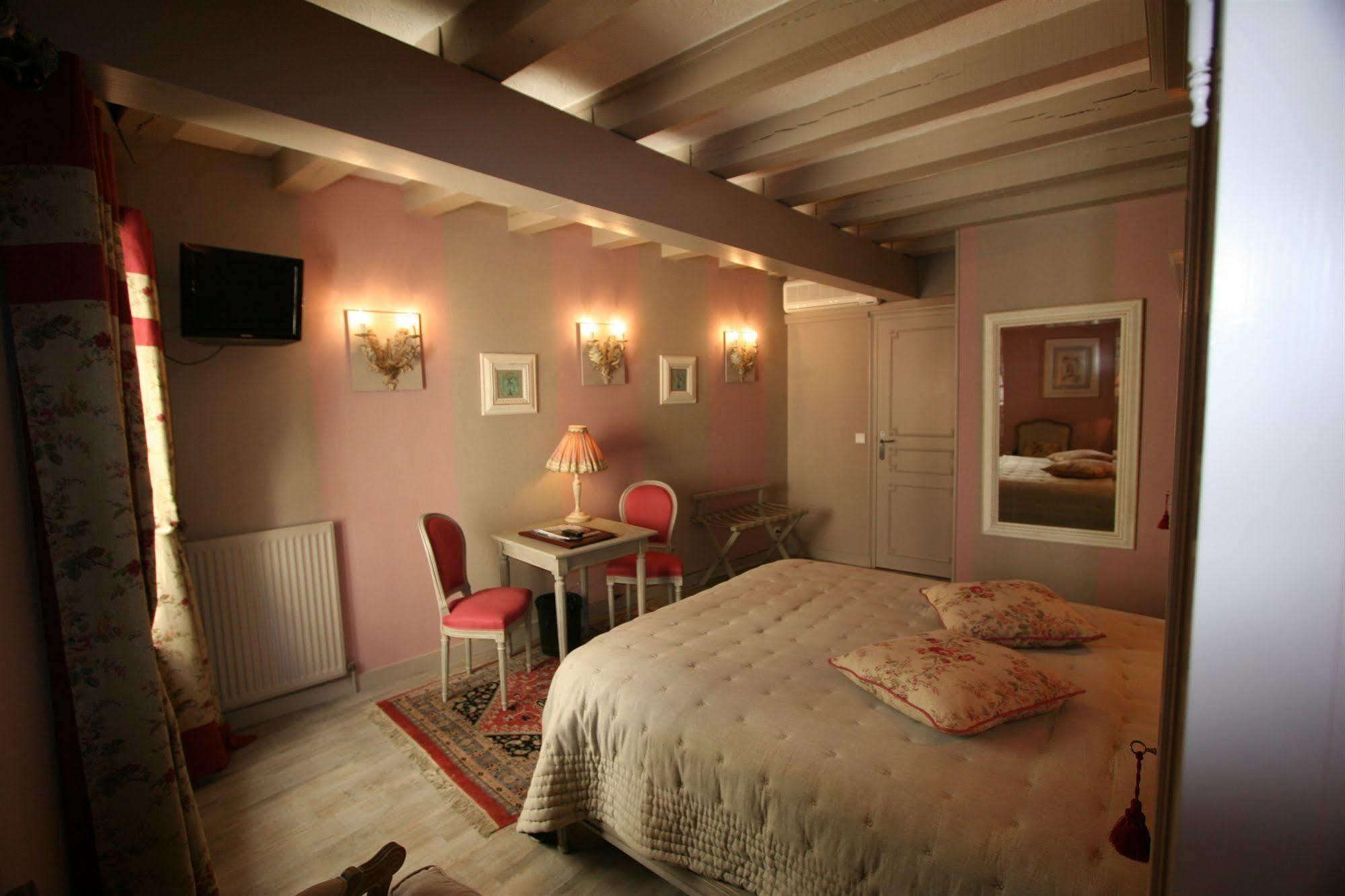 Hotel Saint Pierre Boutique-Hotel โซมูร์ ภายนอก รูปภาพ